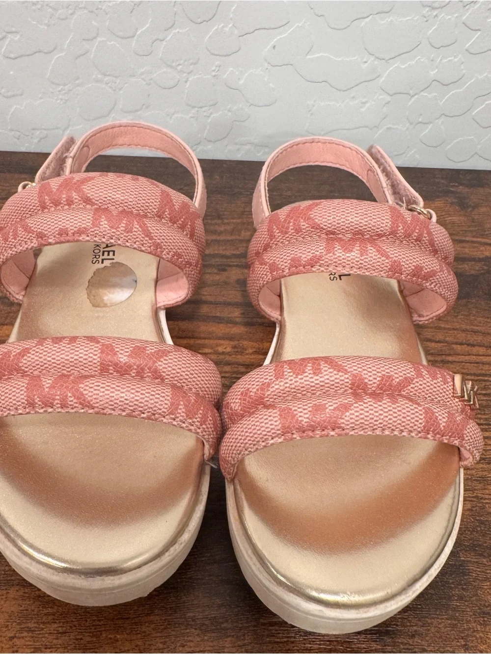 MICHAEL KORS Logo Embellished Sandal Pink Gwendolyn Clovyr Size 10